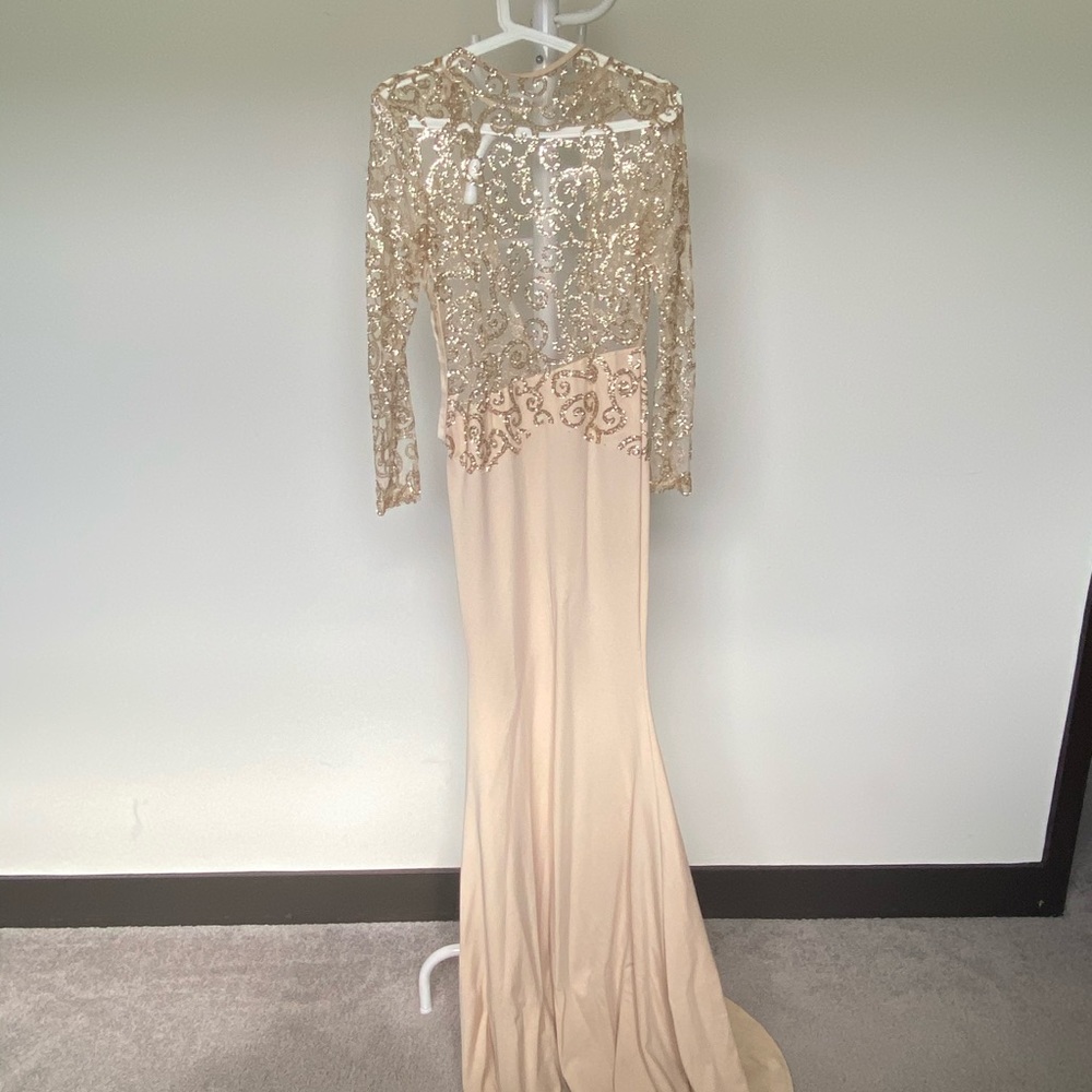 Wedding dress with transparency